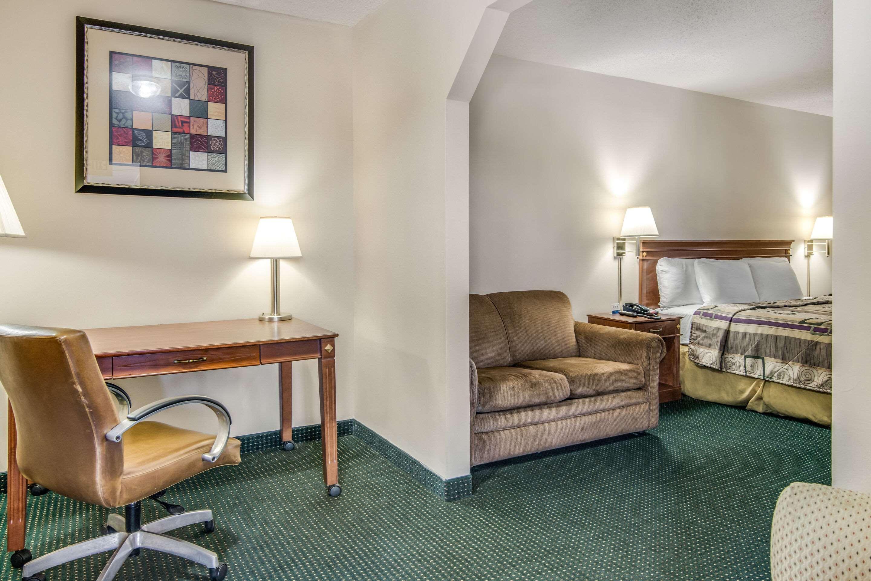 Rodeway Inn & Suites Dublin Exterior foto