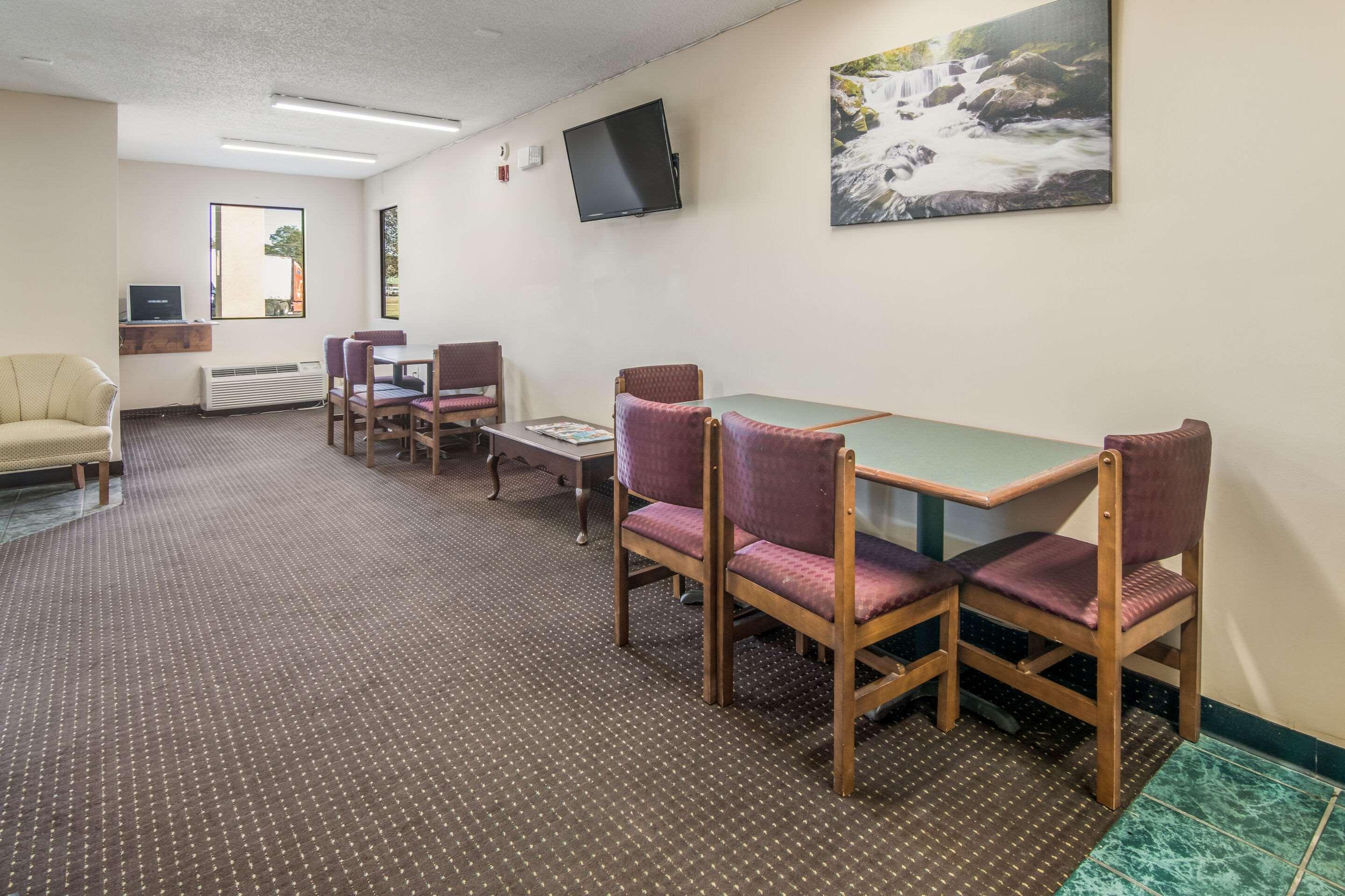 Rodeway Inn & Suites Dublin Exterior foto