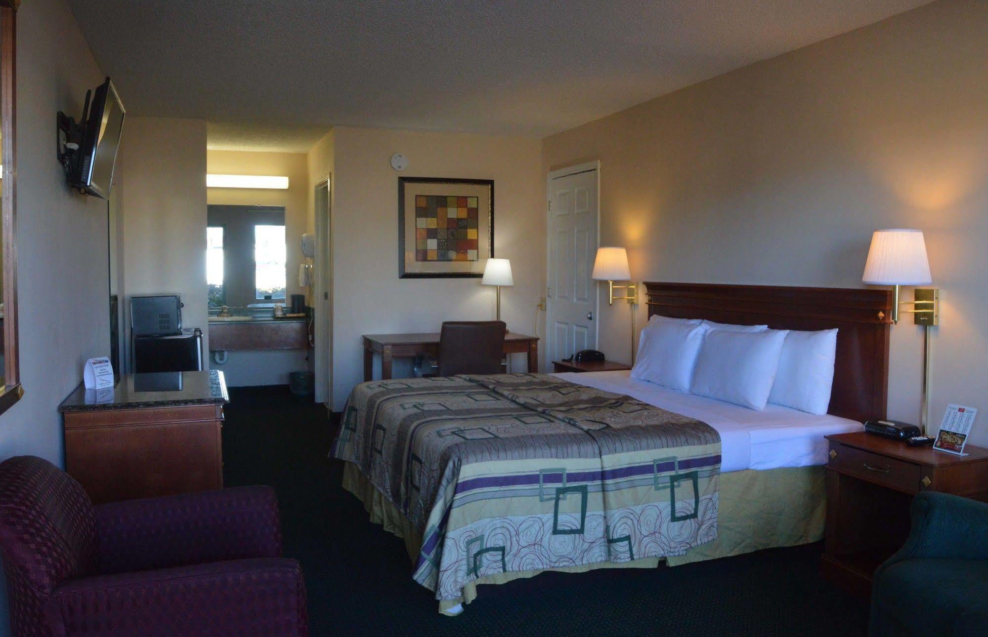 Rodeway Inn & Suites Dublin Exterior foto